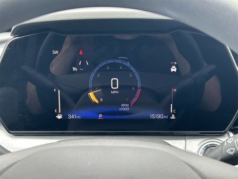 Used 2025 Chevrolet Trax LT image 32