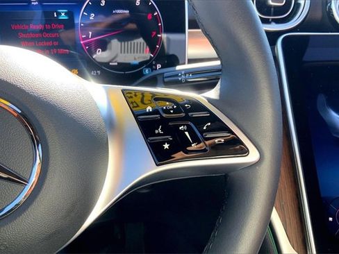 Used 2025 Mercedes-Benz C 300 4MATIC Sedan image 21