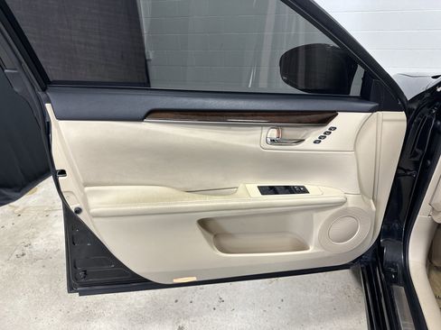 Used 2015 Lexus ES 350 w/ Luxury Package image 14