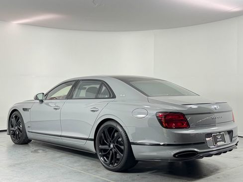 New 2025 Bentley Flying Spur Plug-In Hybrid image 3