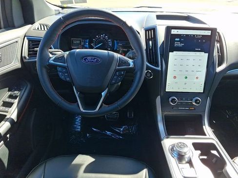 Certified 2022 Ford Edge ST-Line image 11