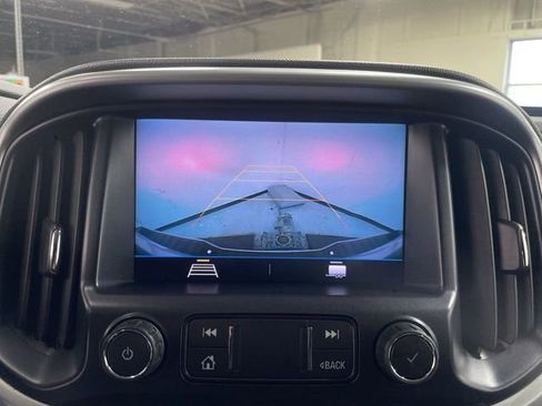 Used 2021 Chevrolet Colorado LT w/ LT Convenience Package image 17