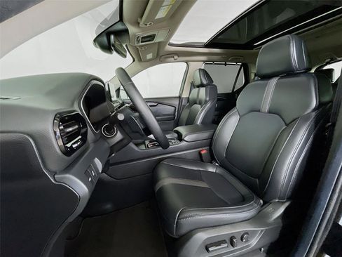 Certified 2025 Honda Pilot Touring image 28