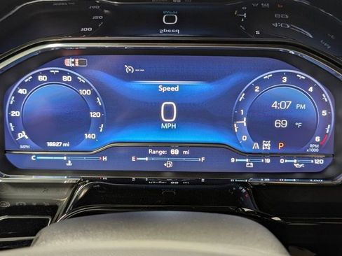 Used 2025 Chevrolet Silverado 1500 ZR2 w/ Technology Package image 3