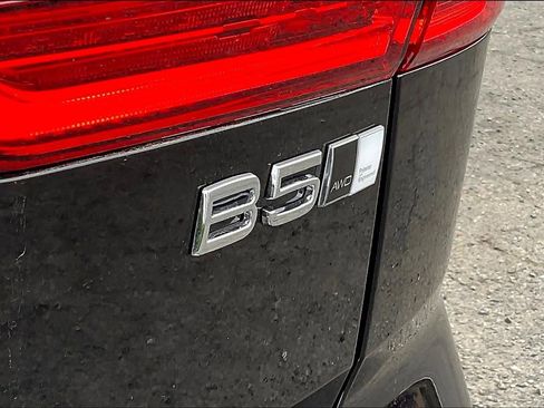 Used 2023 Volvo XC60 B5 Ultimate w/ Protection Package Premier image 12