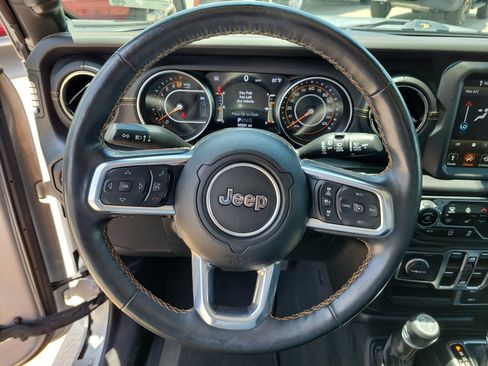 Used 2022 Jeep Wrangler Unlimited Sahara AWD/4WD image 23