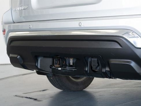 Used 2017 Nissan Pathfinder SL w/ SL Premium Package image 9