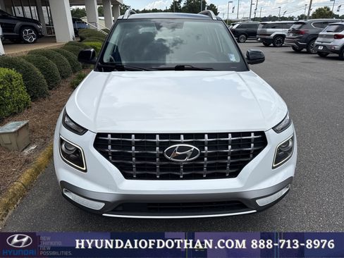 Certified 2023 Hyundai Venue Limited FWD image 6
