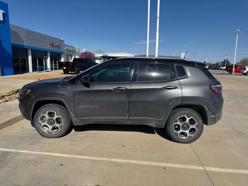 Used 2022 Jeep Compass Trailhawk w/ Sun and Sound Group AWD/4WD image 3