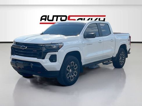 Used 2024 Chevrolet Colorado Z71 w/ Z71 Convenience Package 2 AWD/4WD image 3