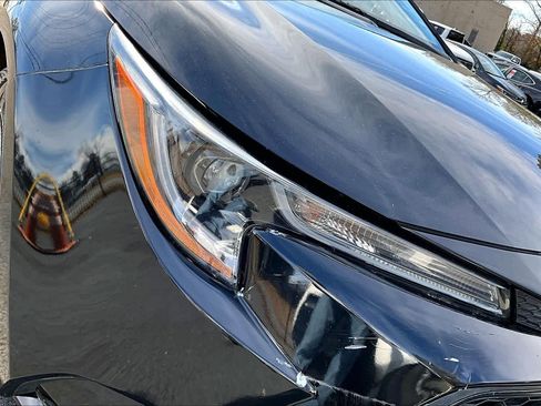 Used 2021 Toyota Corolla LE image 25