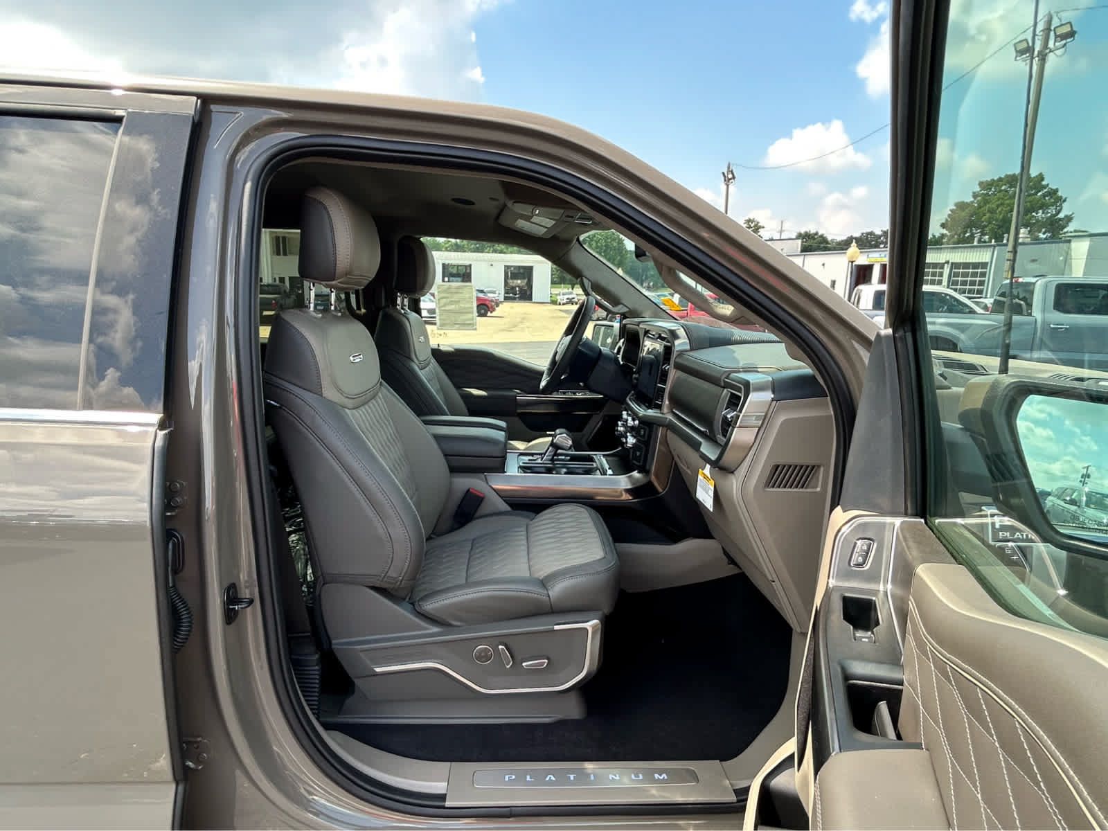New 2026 Ford F150 Platinum w/ Equipment Group 703A Plus AWD/4WD image 18