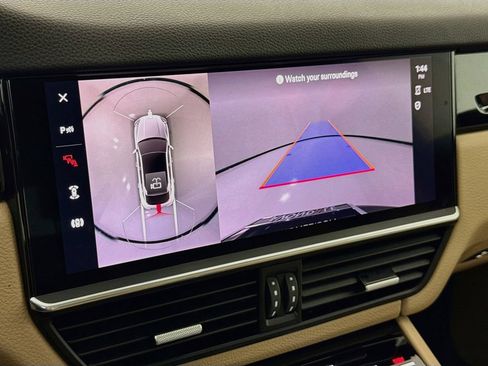 Certified 2023 Porsche Cayenne Coupe AWD/4WD image 19