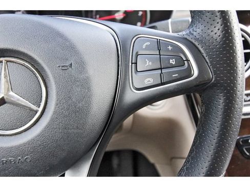 Used 2018 Mercedes-Benz GLC 300 4MATIC image 20