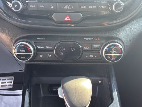 Used 2025 Kia Soul GT-Line w/ GT-Line Technology Package FWD image 19