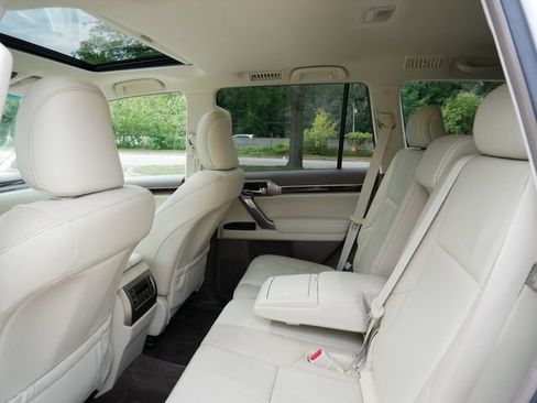 Used 2015 Lexus GX 460 w/ Premium Package AWD/4WD image 9