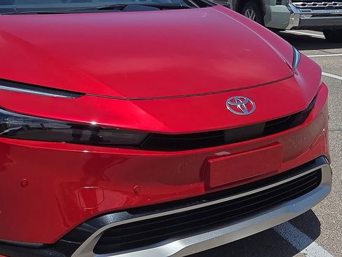 New 2026 Toyota Prius Plug-In Hybrid FWD image 7