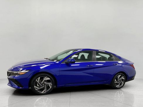 Certified 2025 Hyundai Elantra SEL FWD image 7