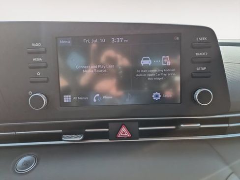 Used 2022 Hyundai Elantra SEL w/ Preferred Accessory Package FWD image 15