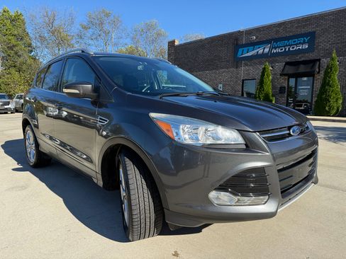 Used 2015 Ford Escape Titanium image 3