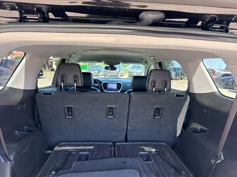 Used 2019 GMC Acadia SLT FWD image 8