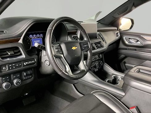 Used 2021 Chevrolet Tahoe Premier w/ Premium Package AWD/4WD image 16