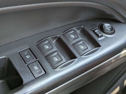 Used 2018 Chevrolet Colorado LT w/ Luxury Package, Chrome AWD/4WD image 25