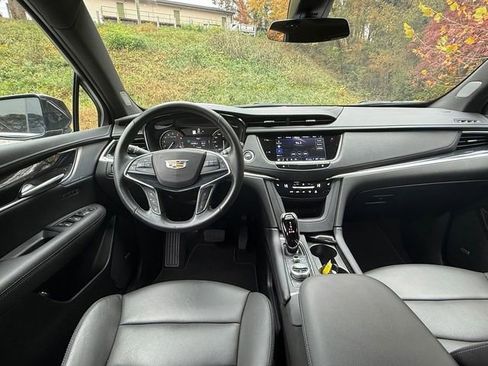 Used 2025 Cadillac XT5 Premium Luxury image 8