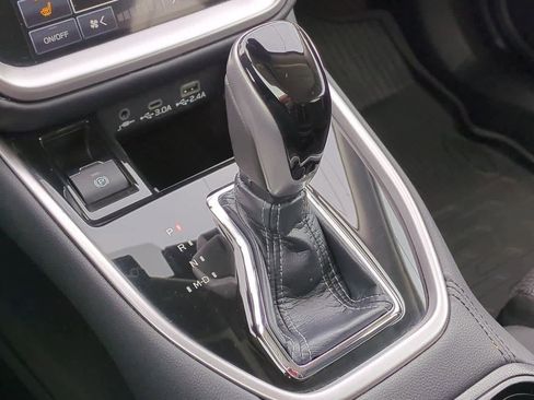 Used 2023 Subaru Outback Premium image 31