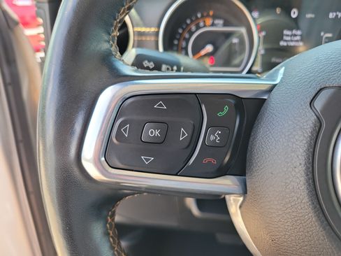 Used 2022 Jeep Wrangler Unlimited Sahara AWD/4WD image 25