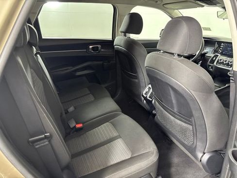 Used 2021 Kia Sorento LX FWD image 27
