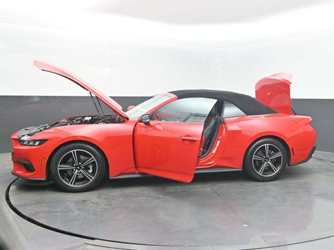 Used 2024 Ford Mustang Convertible RWD image 37