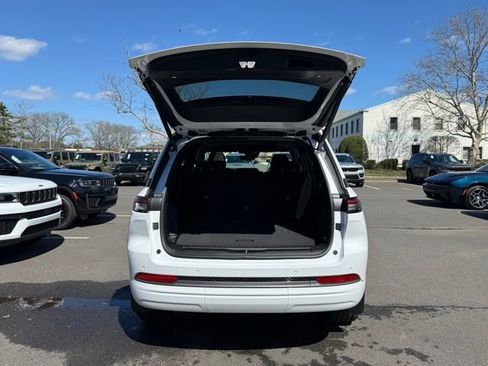 New 2026 Jeep Grand Cherokee Limited AWD/4WD image 9