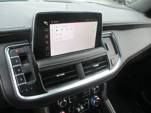 Used 2023 GMC Yukon XL SLT image 25