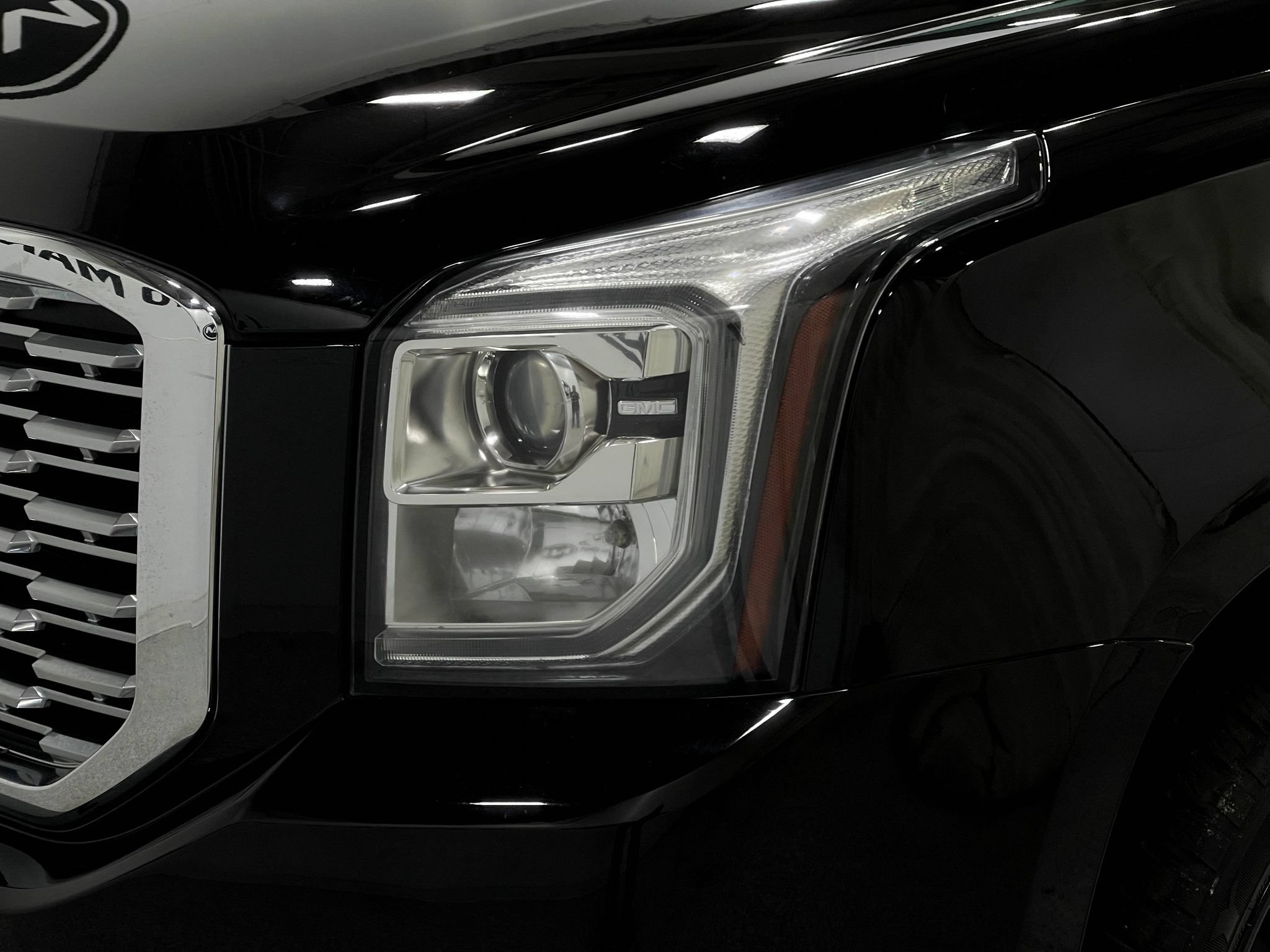Used 2020 GMC Yukon XL Denali w/ Denali Ultimate Package AWD/4WD image 36