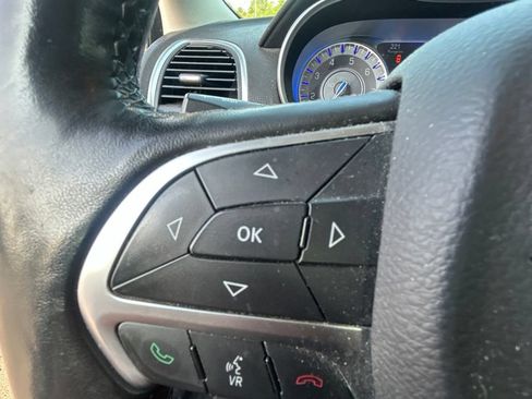 Used 2016 Chrysler 300 C RWD image 20