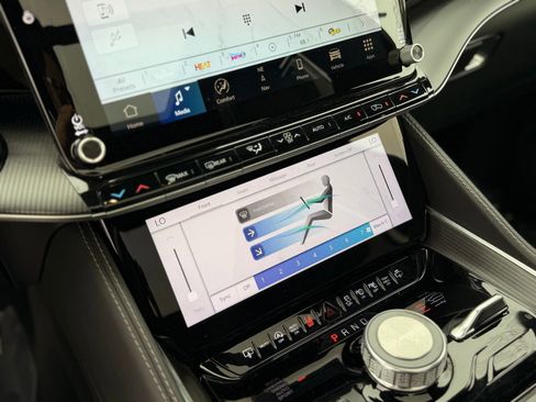 Used 2024 Jeep Grand Wagoneer L Series II w/ Quick Order Packagew 28T image 72