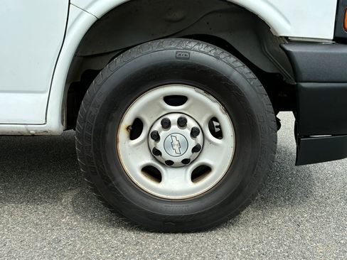 Used 2019 Chevrolet Express 2500 w/ Driver Convenience Package image 15