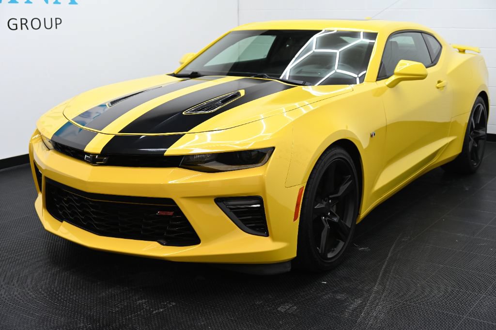 Used 2018 Chevrolet Camaro SS RWD image 6