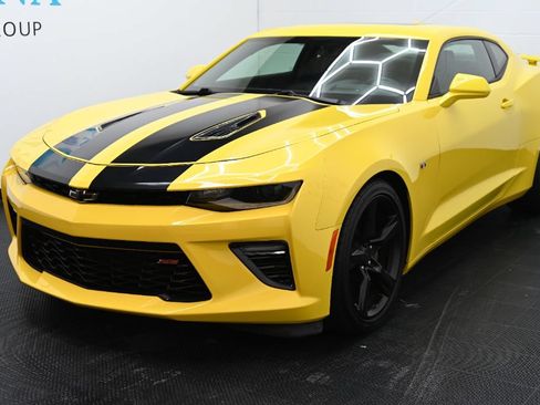 Used 2018 Chevrolet Camaro SS RWD image 6