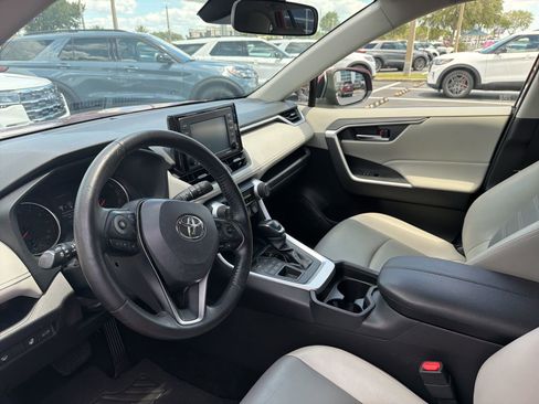 Used 2020 Toyota RAV4 XLE Premium AWD/4WD image 18