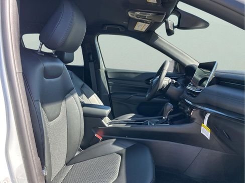 New 2026 Jeep Compass Latitude image 27