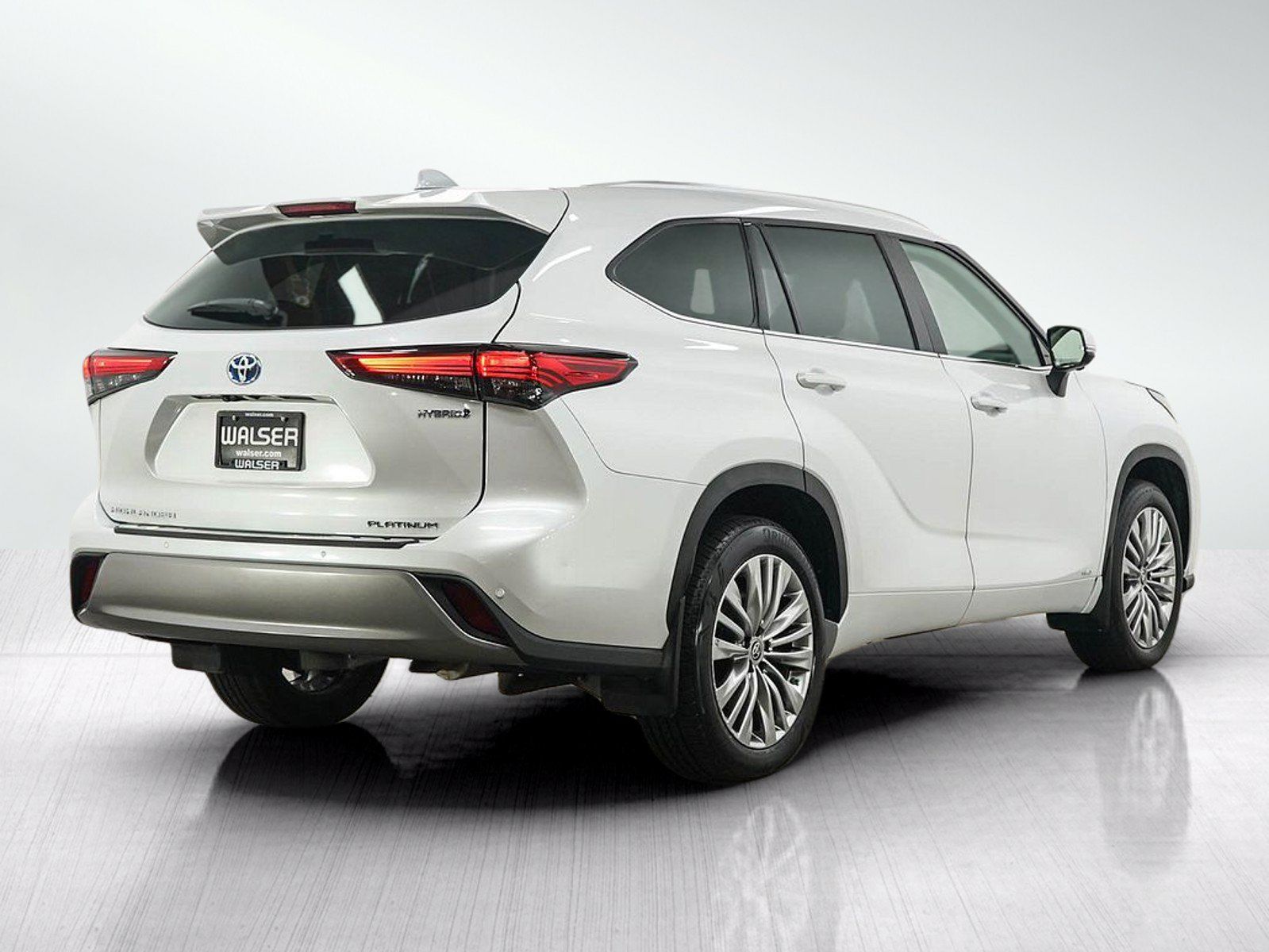 Used 2023 Toyota Highlander Platinum AWD/4WD image 5