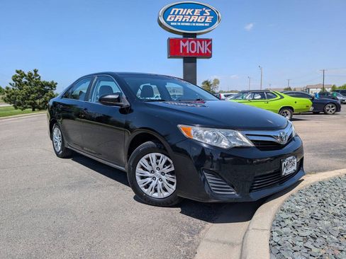 Used 2014 Toyota Camry LE FWD image 2