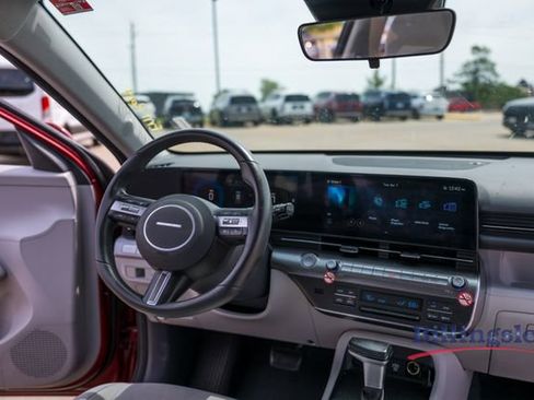 Used 2025 Hyundai Kona SEL FWD image 15