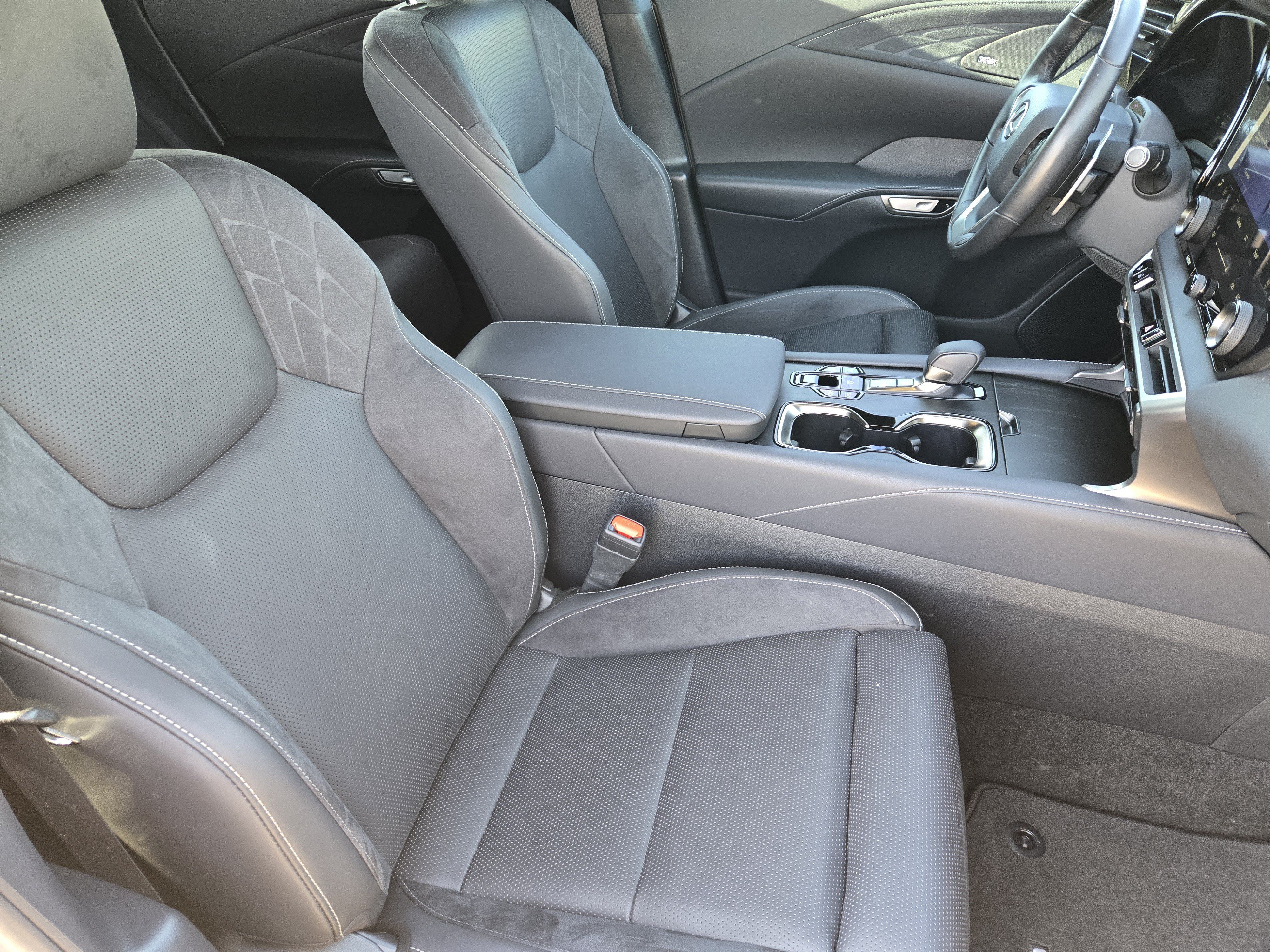 Certified 2025 Lexus RX 450h AWD w/ Convenience Package image 10
