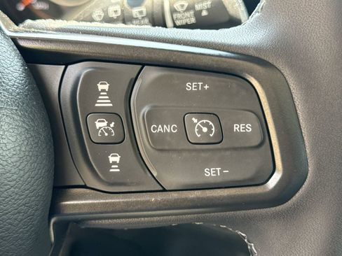 Used 2025 Jeep Wrangler Unlimited Sport AWD/4WD image 29