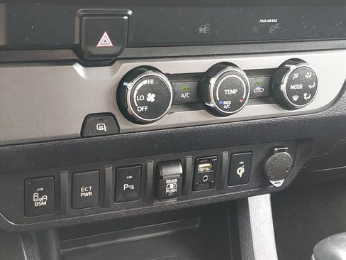 Used 2019 Toyota Tacoma 2WD Double Cab image 20