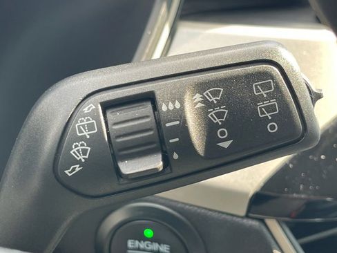 Used 2020 Ford Escape SE image 25