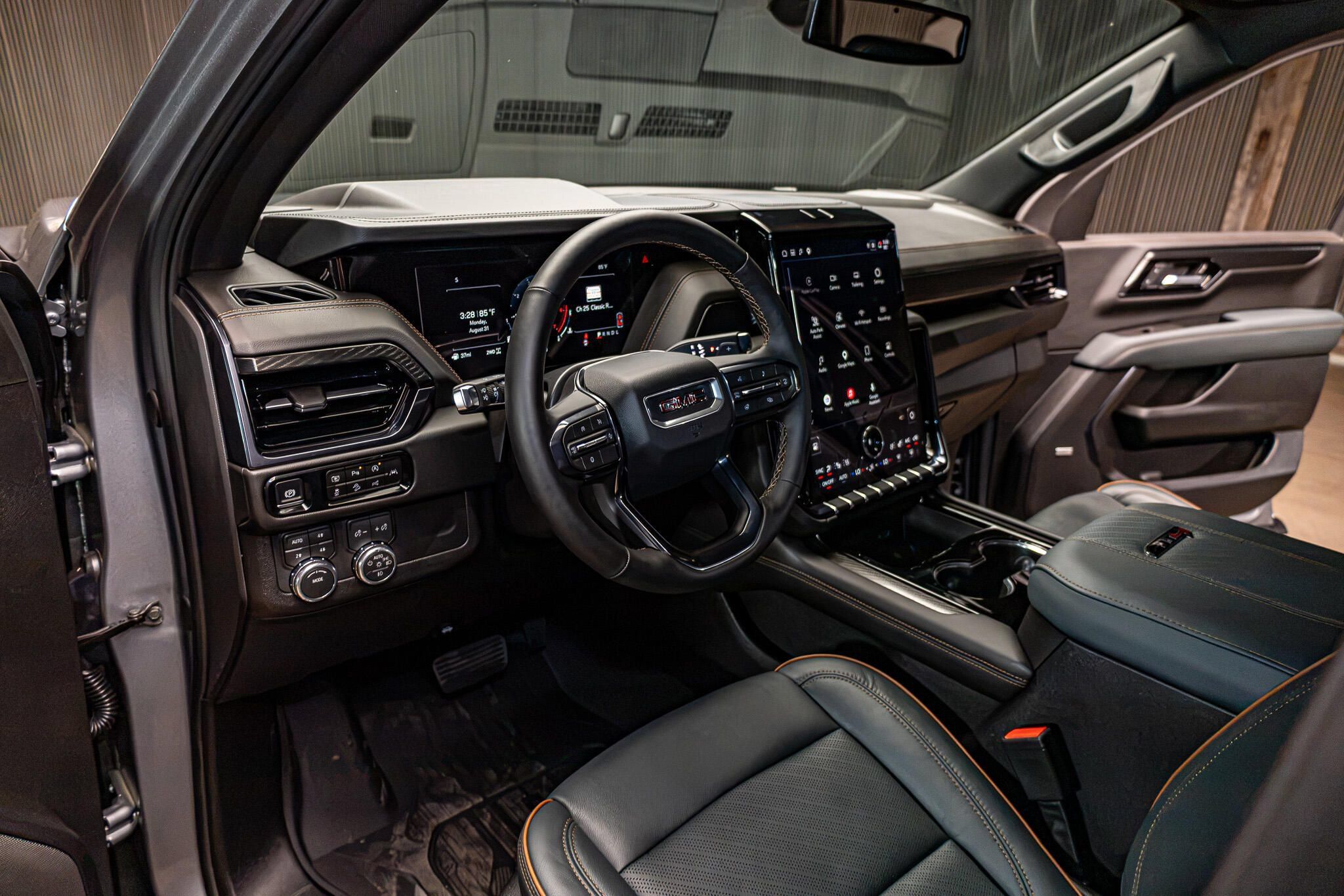 Used 2026 GMC Yukon AT4 AWD/4WD image 13